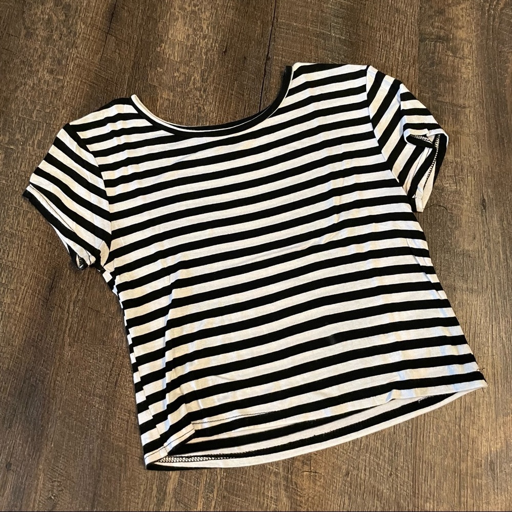 Black and white Rue 21 croptop